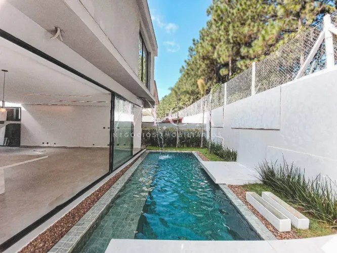 Residencial 04 Alphaville| Casa 300m² 4 Suítes | R$ 5,3 Mi ou R$ 35.000