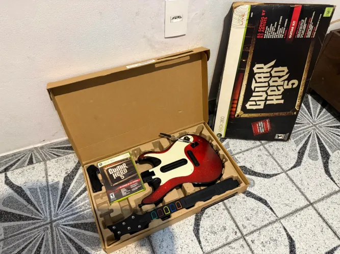 Guitarra guitar hero 5 Xbox 360 com jogo original