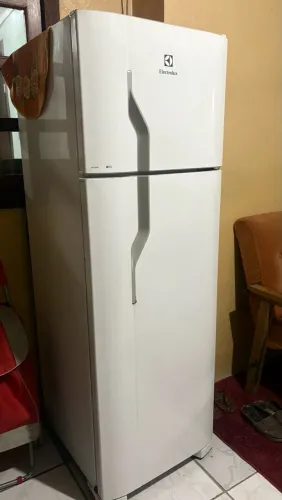 Geladeira Electrolux 220