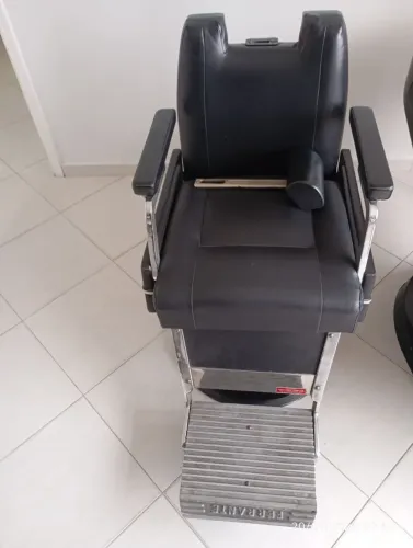 Vende se Cadeira para cabeleireiro Ferrante, ótimo estado