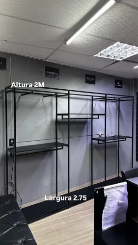 Arara industrial móvel para loja