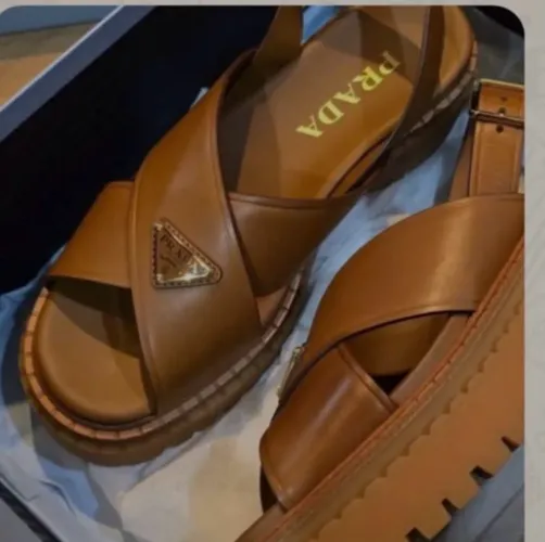 Papete salto Prada original usado mas em excelente estado tenho vídeo