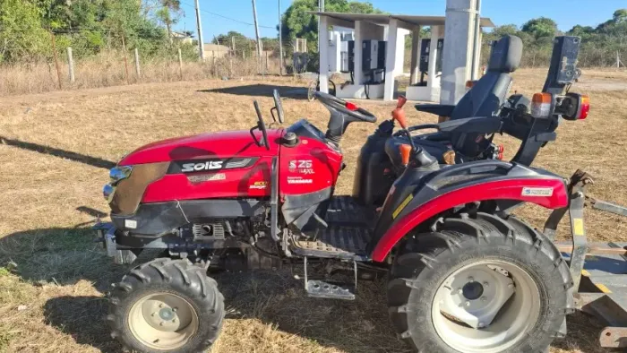 Trator Yanmar Solis 26
