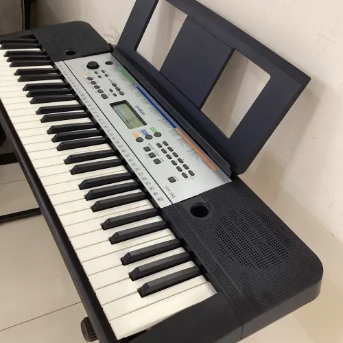 Teclado Yamaha YPT E255 (novinho)