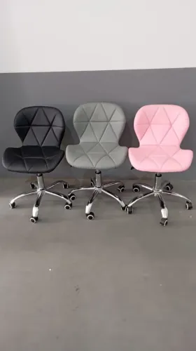 Cadeira Slim Giratória disponível em 3 cores