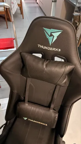 Cadeira Gamer Escritório ThunderX3 Giratória com Rodinhas
