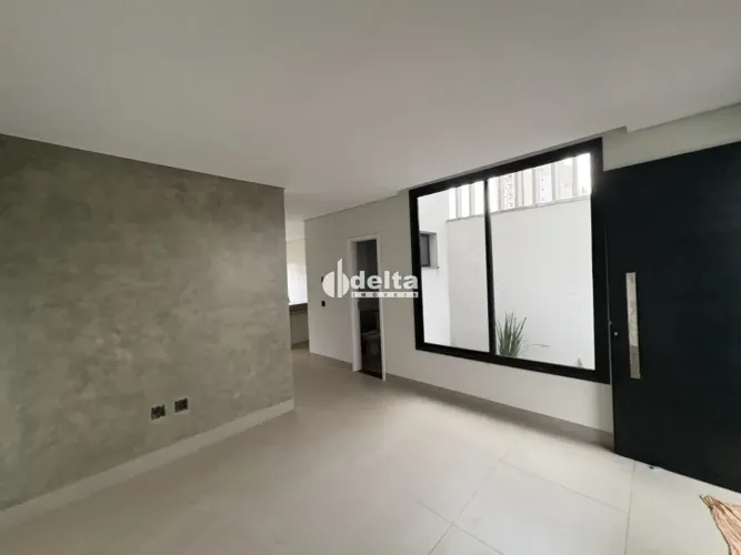 Casa residencial estilo sobrado com 3 quartos disponível no bairro Laranjeiras em Uberlând