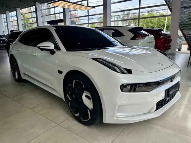 Zeekr 001 Premium Premium (elétrico) 2025