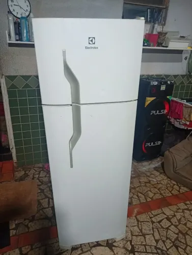 Geladeira Eletrolux Degelo seco