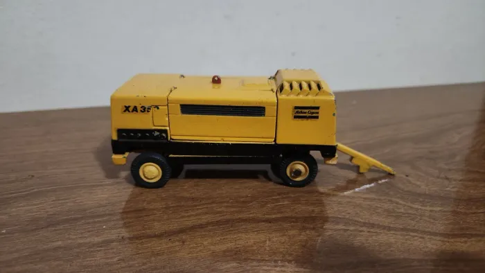 Miniatura Carrinho Gerador Atlas Copo XA350 Arpra Anos 80 Escala 1/40