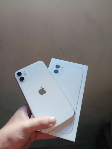 ? iPhone 11 128GB Branco - Excelente Estado