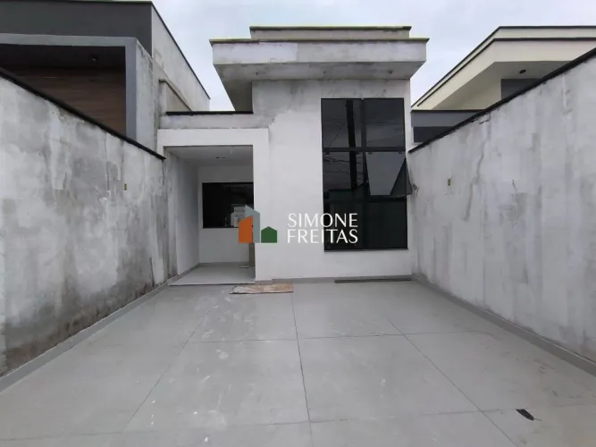 VENDE-SE CASA COM 2 QUARTOS, SENDO 1 SUÍTE NO BAIRRO ARVOREDO EM PINHEIRAL / RJ