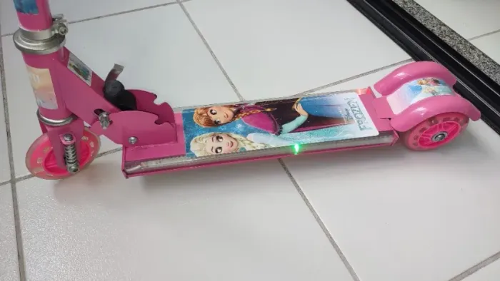 Patinete Frozen Menina