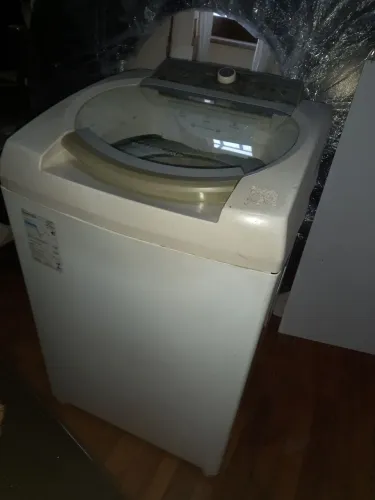 Maquina de lavar brastemp active bwl11,motivo da venda mudança,tem outros objetos.