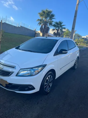 Chevrolet Onix Hatch LTZ 1.4 8V Flex Power Mec. 4P 2014