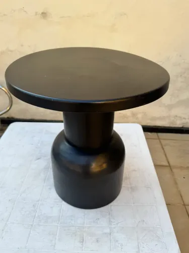 Mesa Lateral Redonda Preta em Metal - Design Moderno - Importada EUA