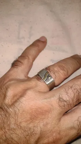 Anel aro 20 feito artesanalmente em prata com uma chapa ou aplique de ouro 