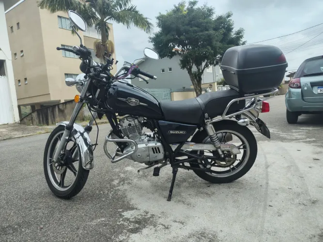 Vendo Intruder 2013 Muito Conservada 