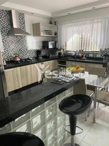 Sobrado à venda em Santo André, Vila Suíça - Com Churrasqueira e Hidromassagem REF: 18011