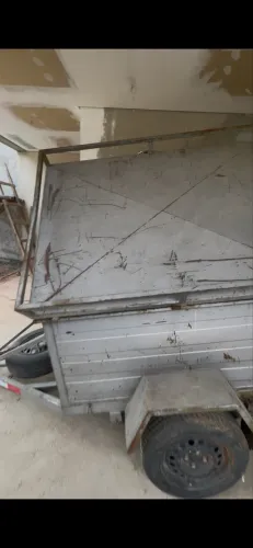 Carretinha top de linha , boa pra carregar barco tbm fechada