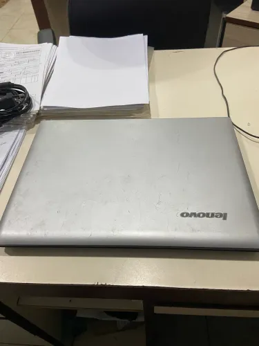 Notebook Lenovo usado