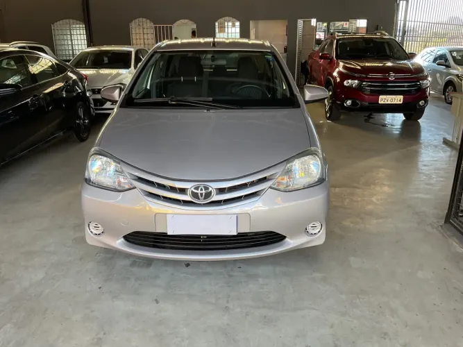 Toyota Etios X 1.3 Flex 16V 5P Mec. 2017