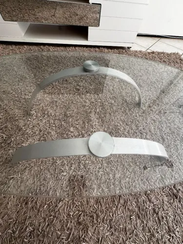 Mesa de Centro Oval em Vidro - Linda, Sofisticada e Conservada