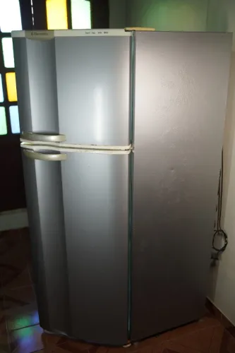Geladeira Frost Free Electrolux DF34 Usada