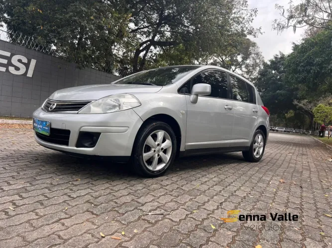 Nissan Tiida S 1.8/1.8 Flex 16V Mec. 2012
