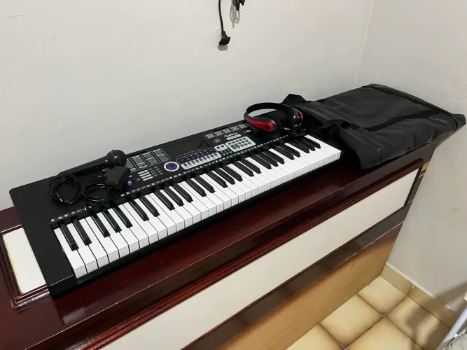 Teclado Musical Waldman 61 Teclas + Kit Completo (Capa, Fone e Microfone)