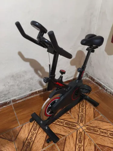 BICICLETA ERGOMÉTRICA MUITO NOVA