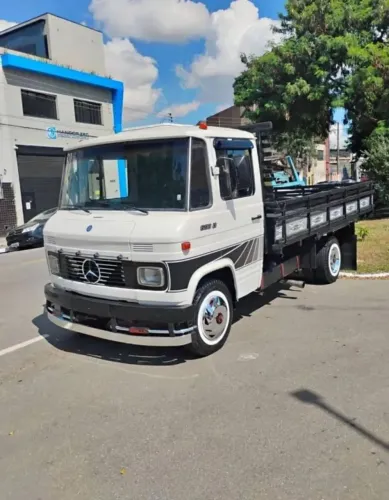 VENDE-SE MERCEDES