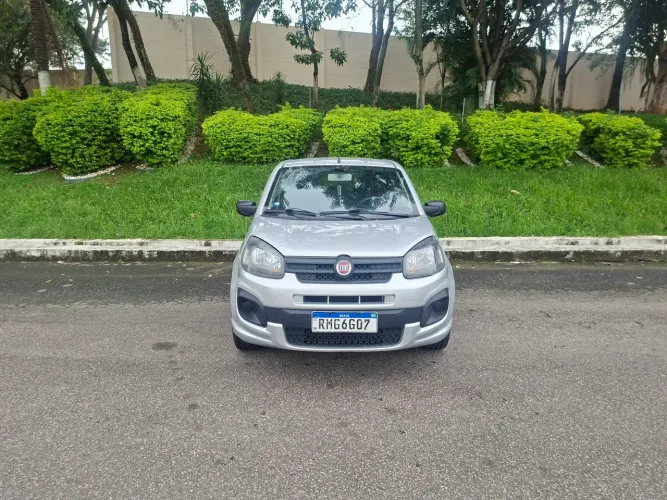 Fiat Uno Attractive 1.0 EVO Fire Flex 8V 5P 2021