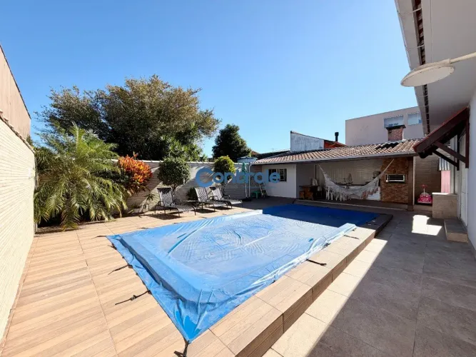Casa com 03 dormitórios, sendo 01 suíte com piscina privativa financiável em Areias