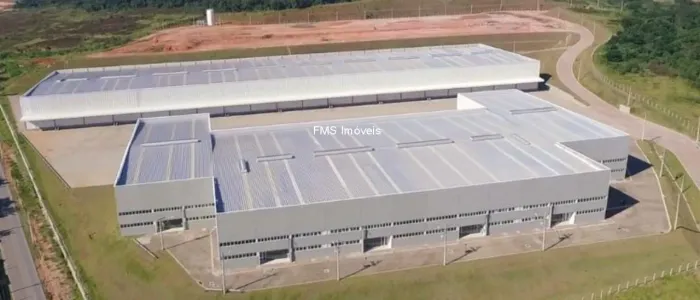 Galpão comercial em Cabreúva-SP, com 2.371 m² de área.
