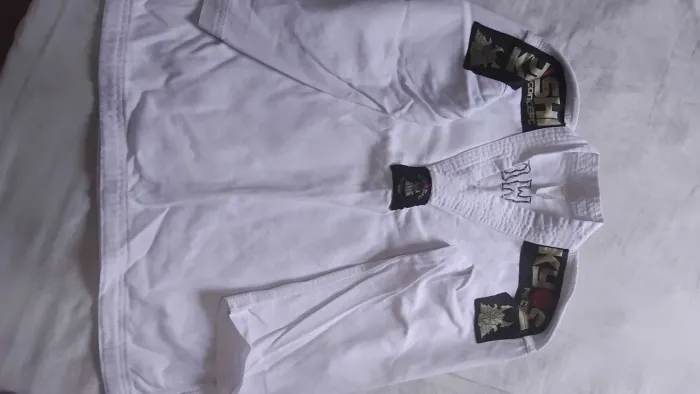 KIMONO M3 (Infantil) - p/ crianças de aprox. 1,30 m a 1,40 m (cerca de 8 a 10 anos).