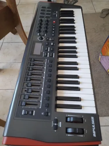 Teclado Novation Impulse 49