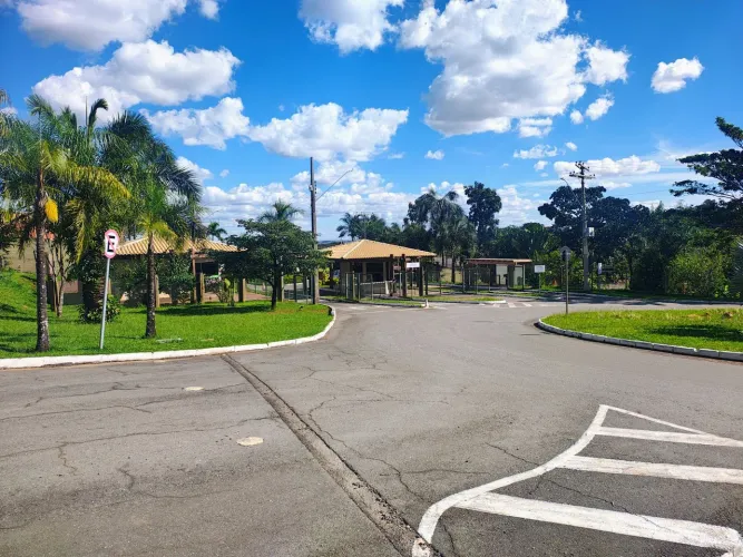 Casa em Condomínio Fechado próximo ao Aldeia do Vale