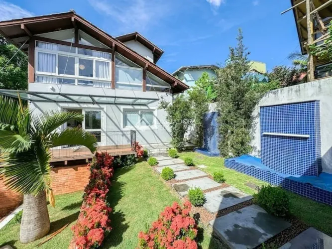 Casa à venda 4 dormitórios (1 suíte), Fogo de Chão, Churrasqueira - Joaquina - Florianópol