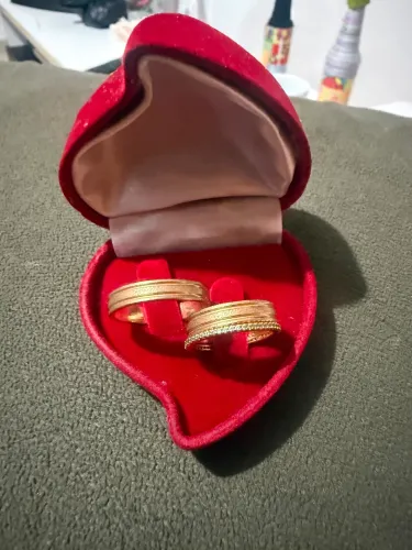 Vendo par de alianças Rommanel