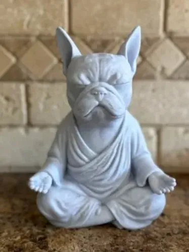 Estátua Bulldog Francês Meditando Zen - Enfeite Em Impressão 3D