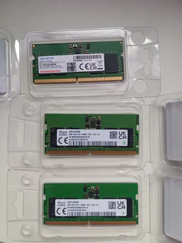 Três memórias ram ddr5 8gb notebook 5600mhz
