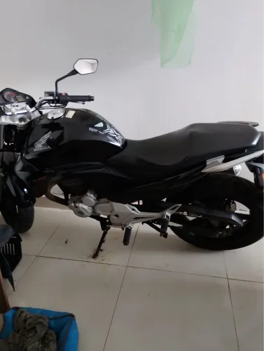 Vendo moto Honda modelo CB300R Flex, com 80 mil km rodados