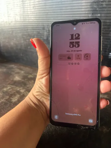 Celular Samsung A04 novo por 450 reais