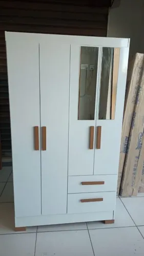 Guarda roupa 4 portas 