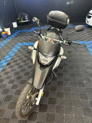 XRE 300 2018 aceito troca menor valor