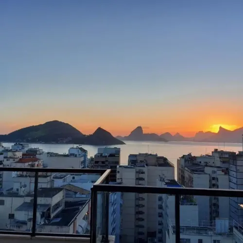 BS IMOBILIÁRIA VENDE E ALUGA!!! Cobertura Triplex Toda montada com um acabamento impecável