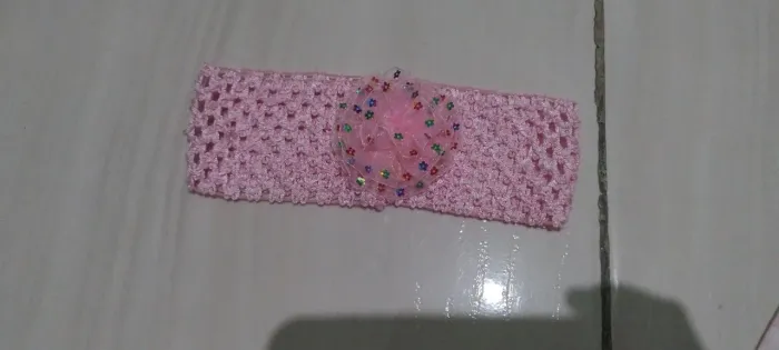 Lacinho/faixa de cabelo para bebê menina, estica levemente, em perfeito estado 