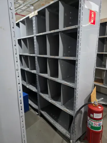 Prateleiras de aço para estoque - VENDO