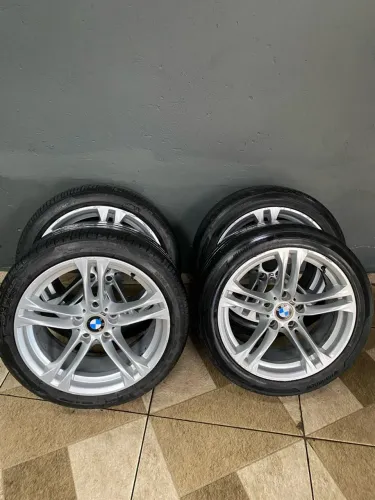Rodas BMW M5 aro 18 5/120 duas talas